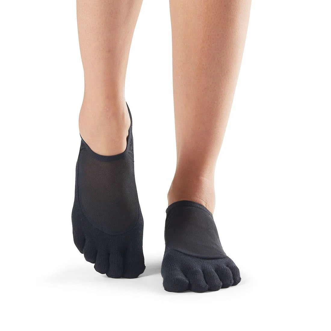 ToeSox Full Toe Luna pirštuotos kojinės, spalva Black – ant pėdų, vaizdas iš priekio