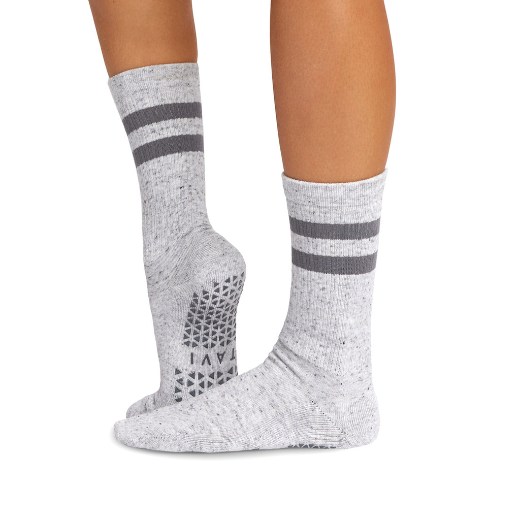 Tavi Grip Kai Classics kojinės, spalva Heather grey – ant pėdų, vaizdas iš šono