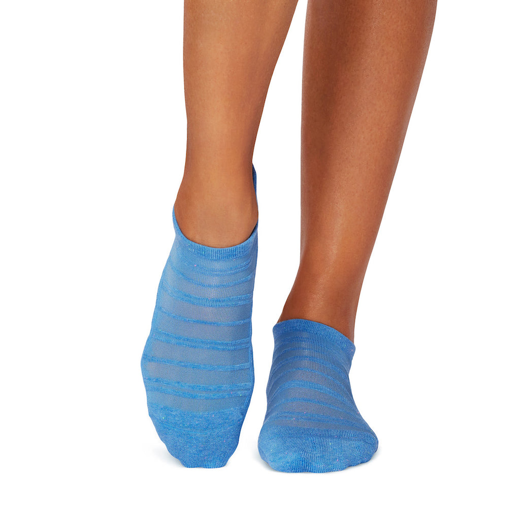 Tavi Grip Savvy Breeze kojinės, spalva Deep navy – ant pėdų, vaizdas iš priekio