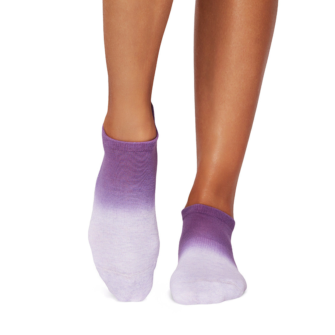Tavi Grip Savvy kojinės, spalva Grape Ombre – ant pėdų, vaizdas iš priekio