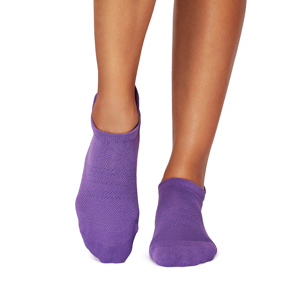 Tavi Grip Savvy Tec kojinės, spalva Grape – ant pėdų, vaizdas iš šono
