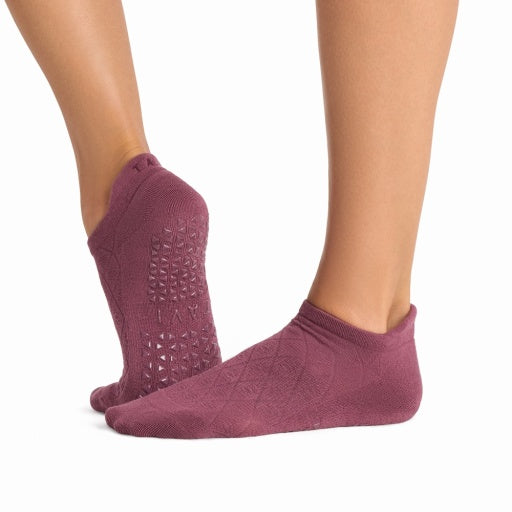 Tavi Grip Savvy Socks in Bordeaux