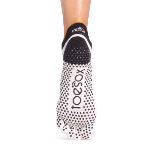 ToeSox Full Toe Low Rise raštuotos pirštuotos kojinės, spalva Ash polka dots – neslystantis padas, vaizdas iš galo