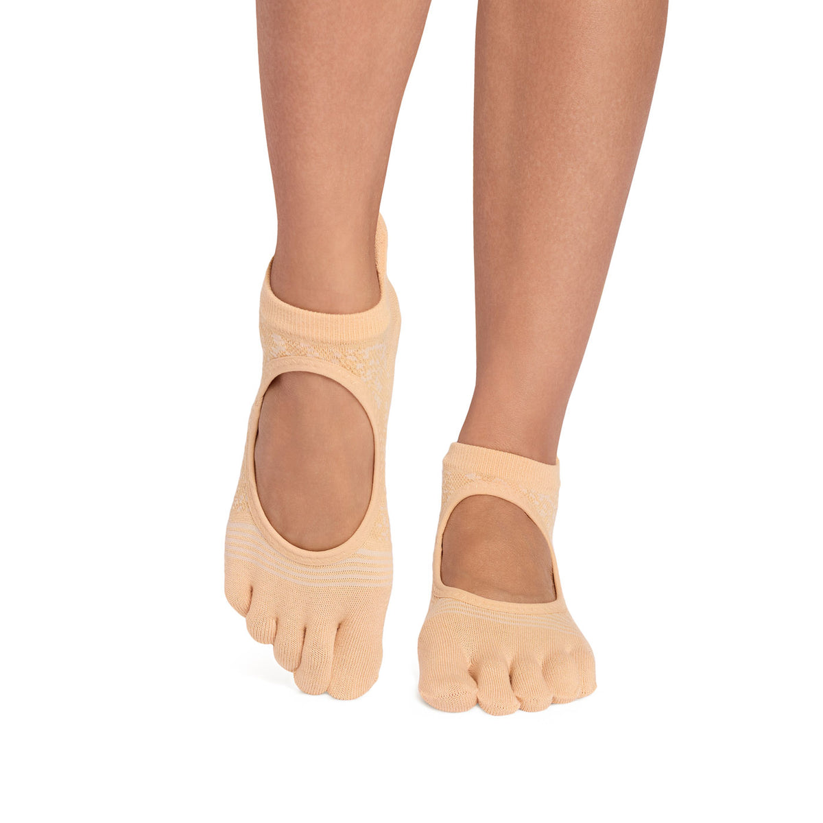 ToeSox Full Toe Bellarina Tec pirštuotos kojinės, spalva Golden – ant pėdų, vaizdas iš priekio