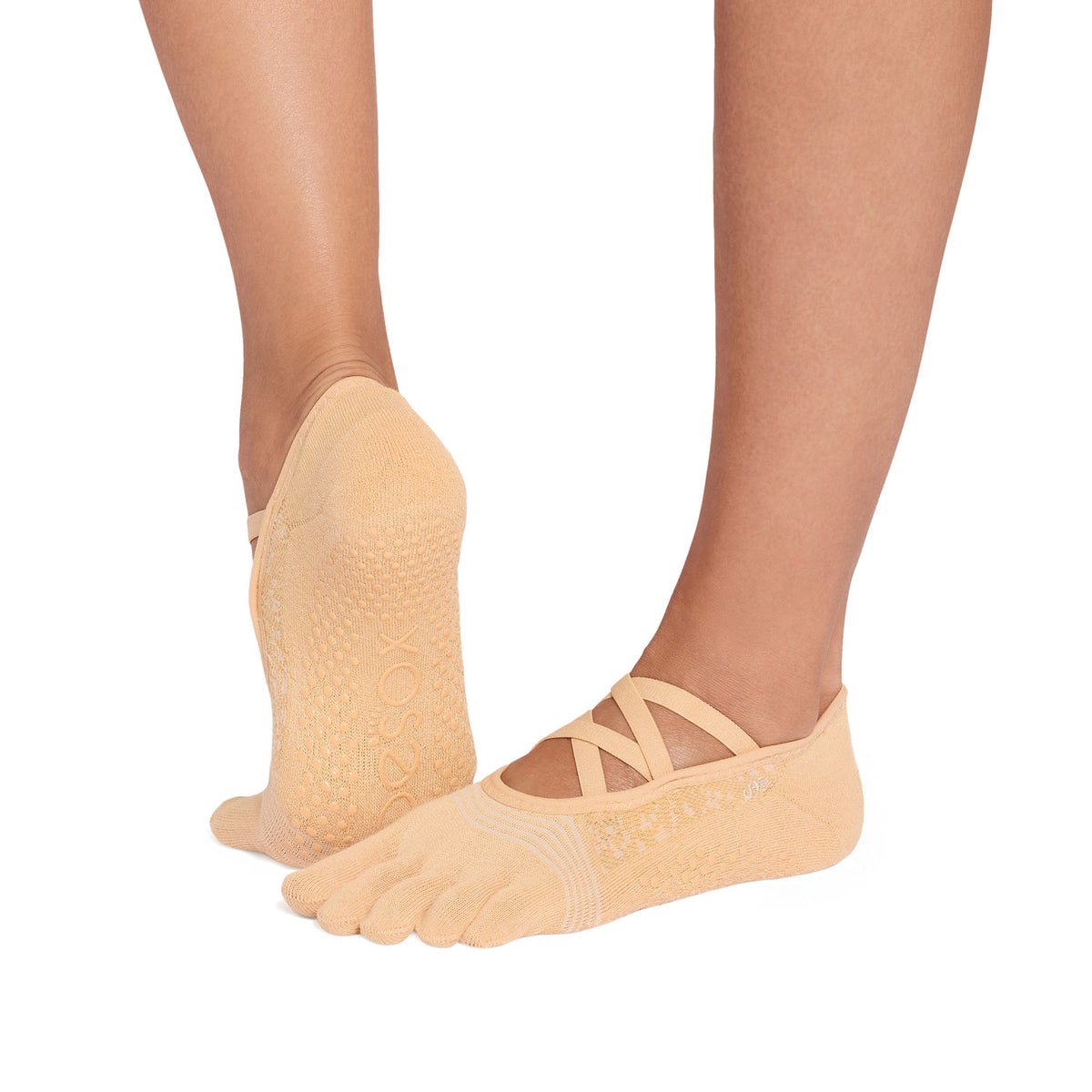ToeSox Full Toe Elle Tec pirštuotos kojinės, spalva Golden – ant pėdų, vaizdas iš šono