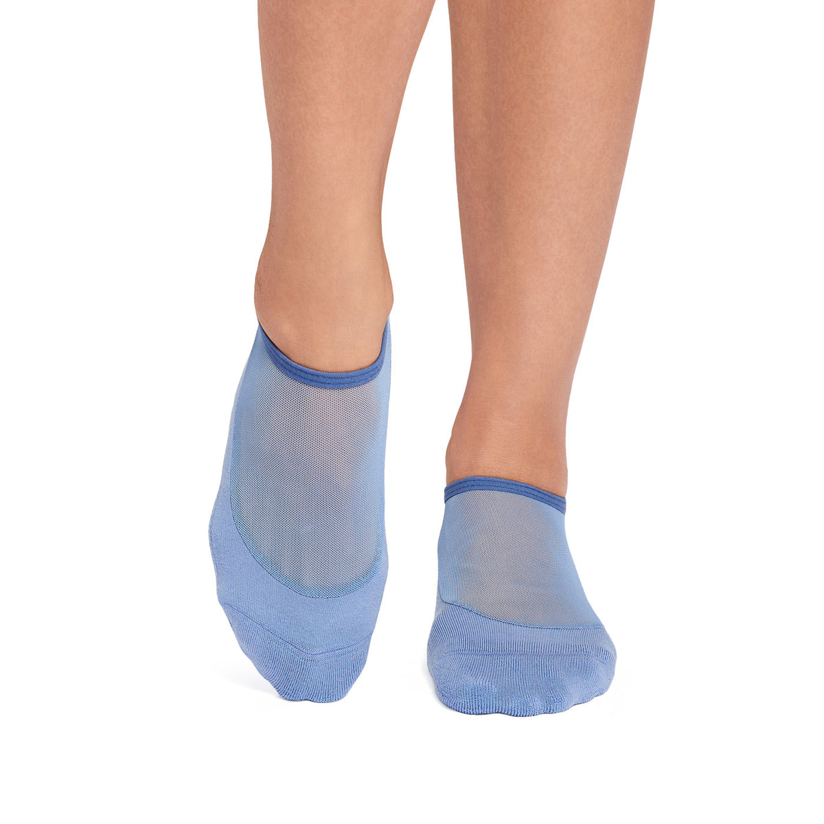 Tavi Grip Maddie kojinės, spalva Soft blue – ant pėdų, vaizdas iš priekio