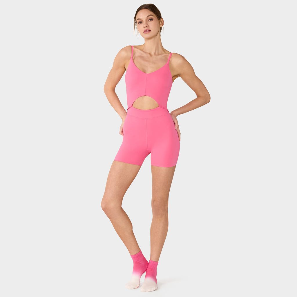 Tavi Alignment trumpas bodis Sunset Pink – visas derinys ant modelio