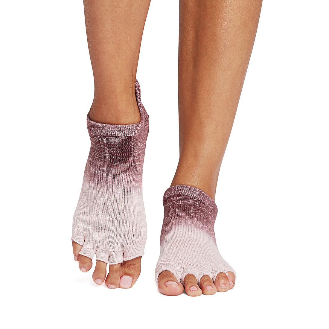 ToeSox Half Toe Low Rise Tec kojinės atvirais pirštais, spalva Winterize – ant pėdų, vaizdas iš priekio